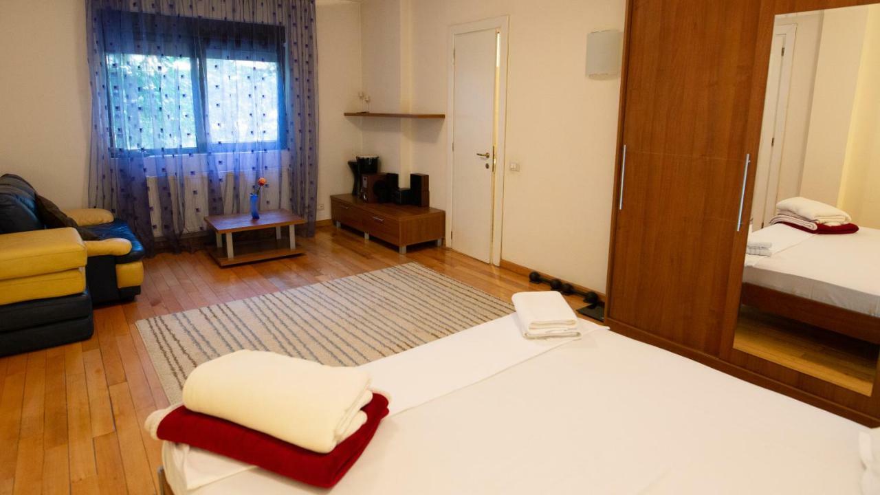Nicole'S Apartment Букурещ Екстериор снимка